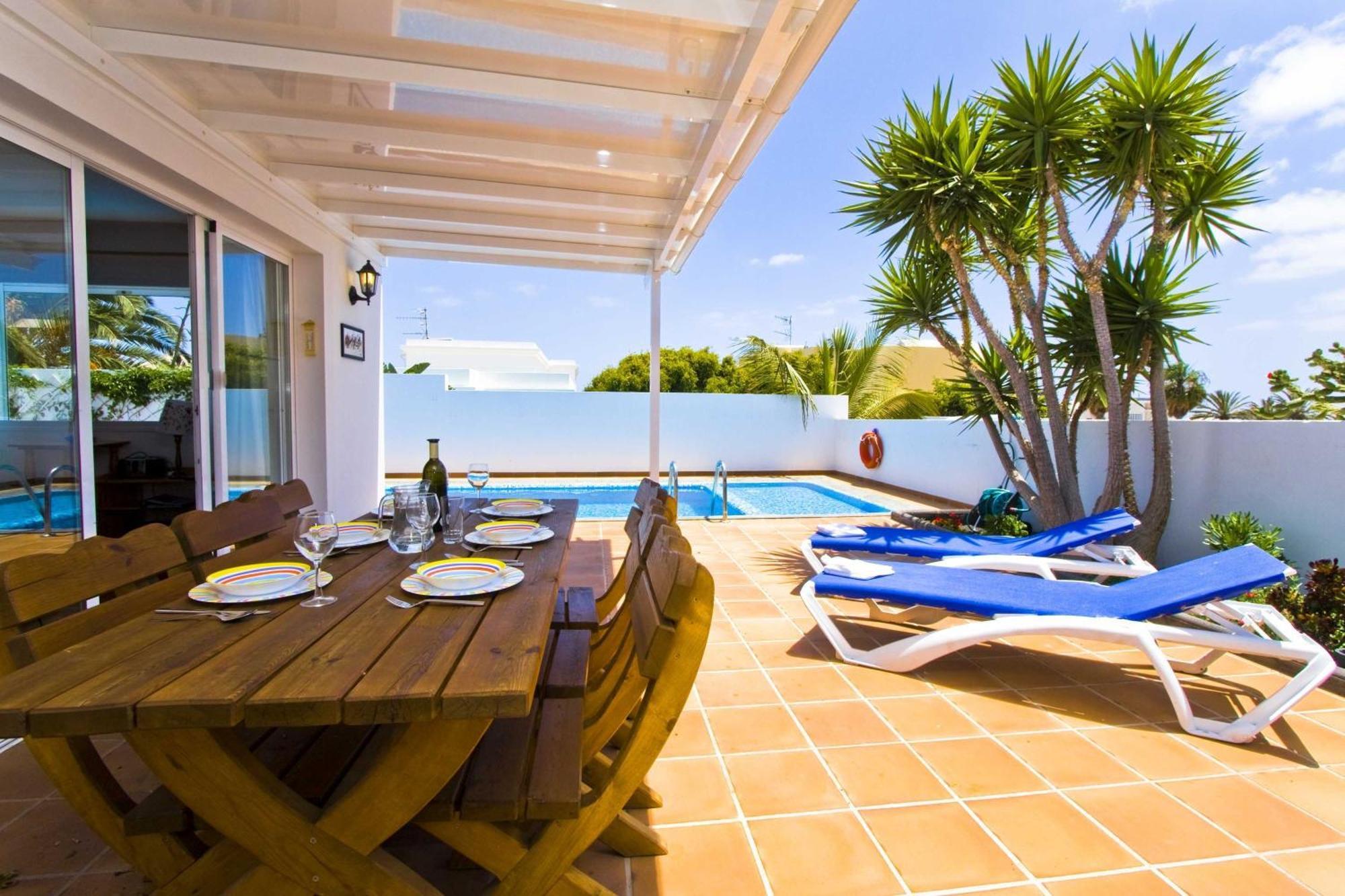 Lovely Los Mojones Villa Casa Jasmine Heated Pool Short Walk To Beach Puerto Del Carmen Puerto del Carmen  Exterior photo