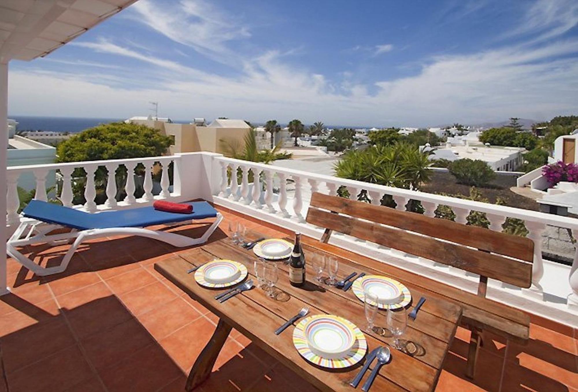 Lovely Los Mojones Villa Casa Jasmine Heated Pool Short Walk To Beach Puerto Del Carmen Puerto del Carmen  Exterior photo